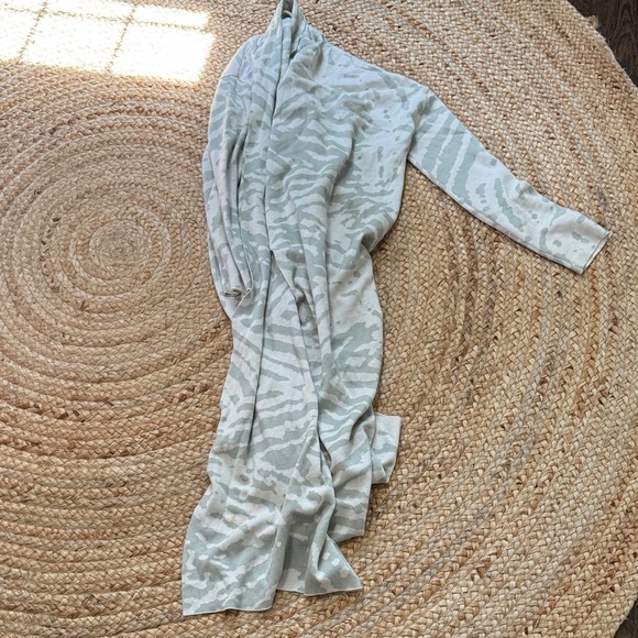 Elie Tahari Wool Animal Print Long Robe Cardigan XS - Picture 2 of 4